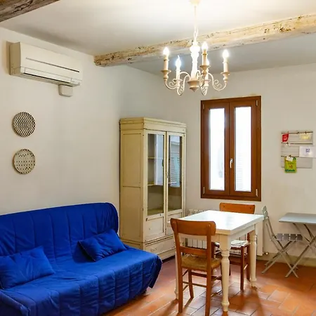 Graceful Apartment In The Heart Of Florence-2